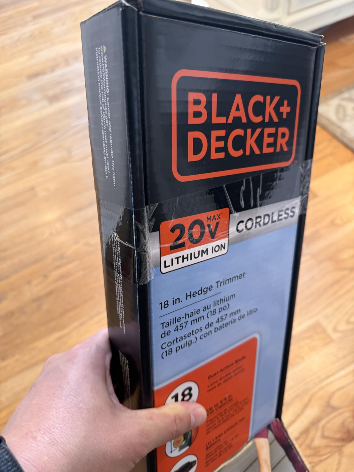 BLACK+DECKER 20V MAX Hedge Trimmer Cordless, 18 inch Blade, (1) Battery and Charger Included, Light Weight Reduced Vibration, Bush Trimmer Hedger (LHT218C1) customer photo 2