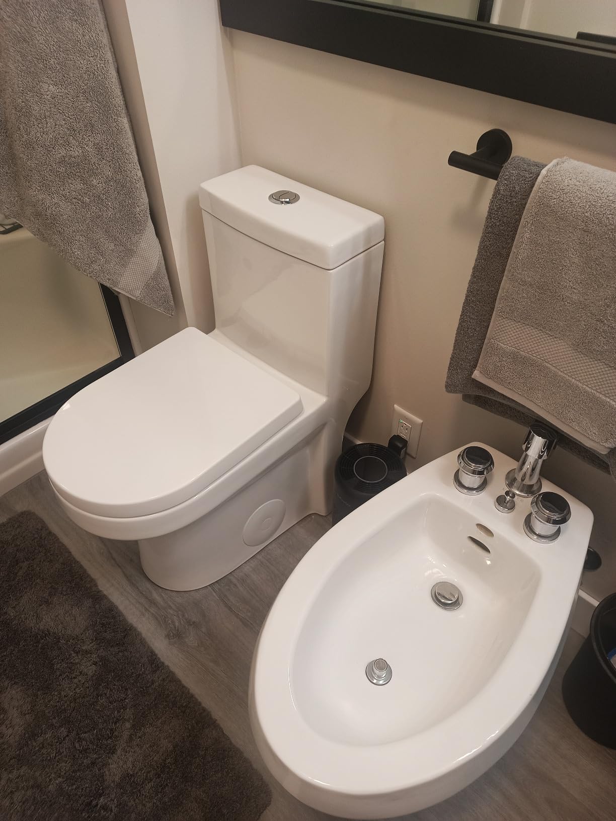HOROW HWMT-8733 Small Compact One Piece Toilet For Bathroom, Powerful & Quiet Dual Flush Modern Toilet, 12'' Rough-In Toilet & Soft Closing Seat Include, 25