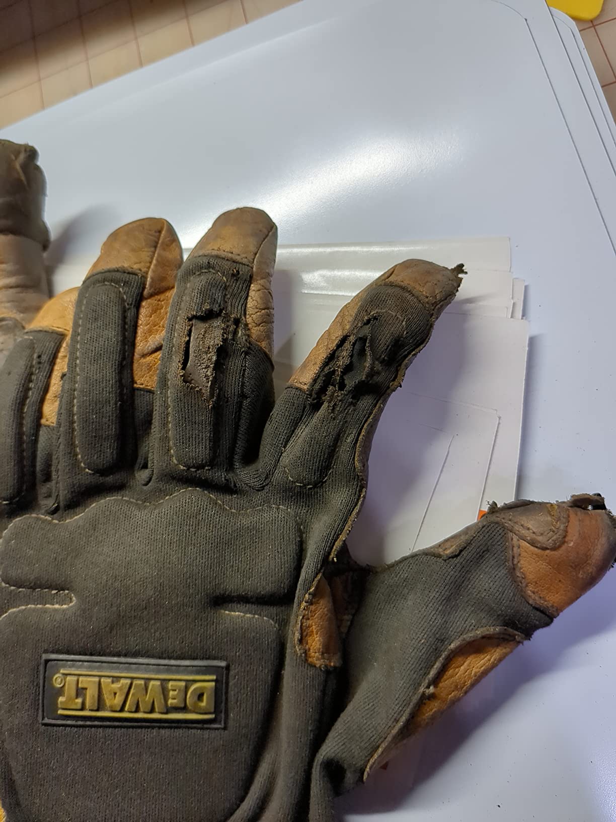 DEWALT Premium MIG/TIG Welding Gloves customer photo 2