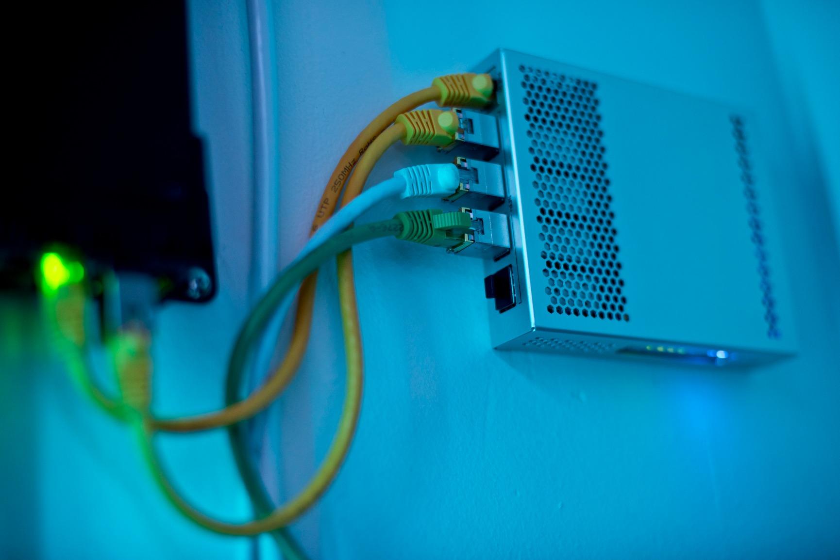 MikroTik CRS305-1G-4S+in Network Switch Managed Gigabit Ethernet (10/100/1000) Ethernet Power (PoE) White customer photo 1