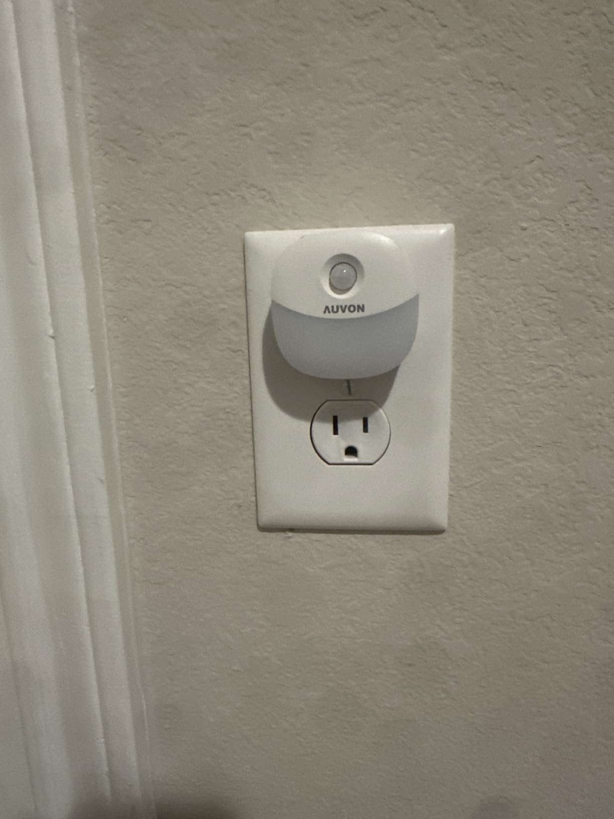 AUVON Plug-in Night Light, Motion Sensor and Dusk to Dawn Sensor, 4 Packs customer photo 2