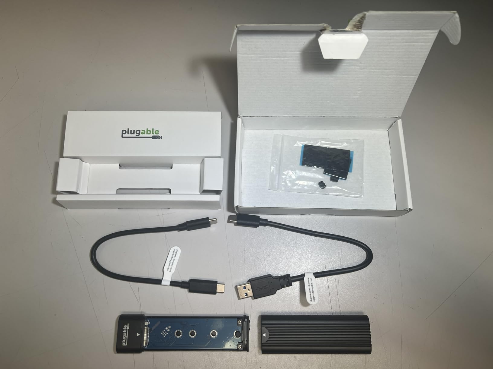 Plugable M.2 NVMe SSD Enclosure; Tool-Free & Driverless, USB 3 Type-C, Including Thunderbolt and USB4, at 10Gbps. for M.2 NVMe SSDs 2230 to 2280 PCIe Gen 3 and 4. USB Cables Included customer photo 2