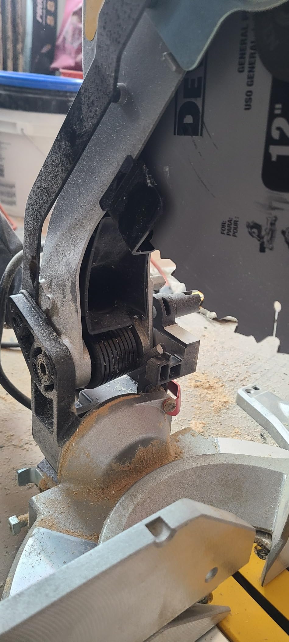 DEWALT 12-Inch Miter Saw, 15-Amp, Single Bevel, Compound (DWS715) customer photo 2