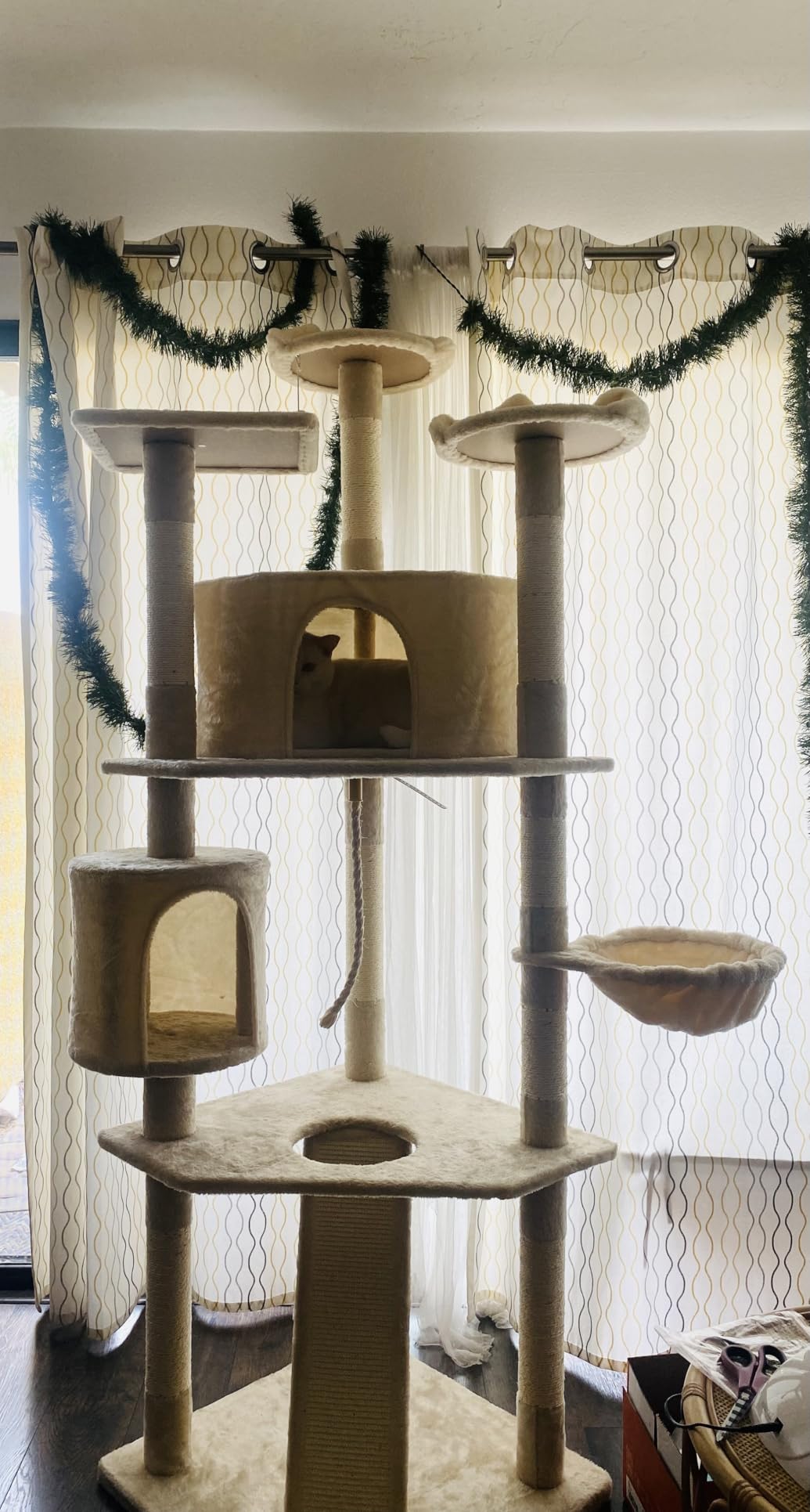 Yaheetech 79in Multi-Level Cat Tree for Multiple Cats with 9 sisal Posts customer photo 1