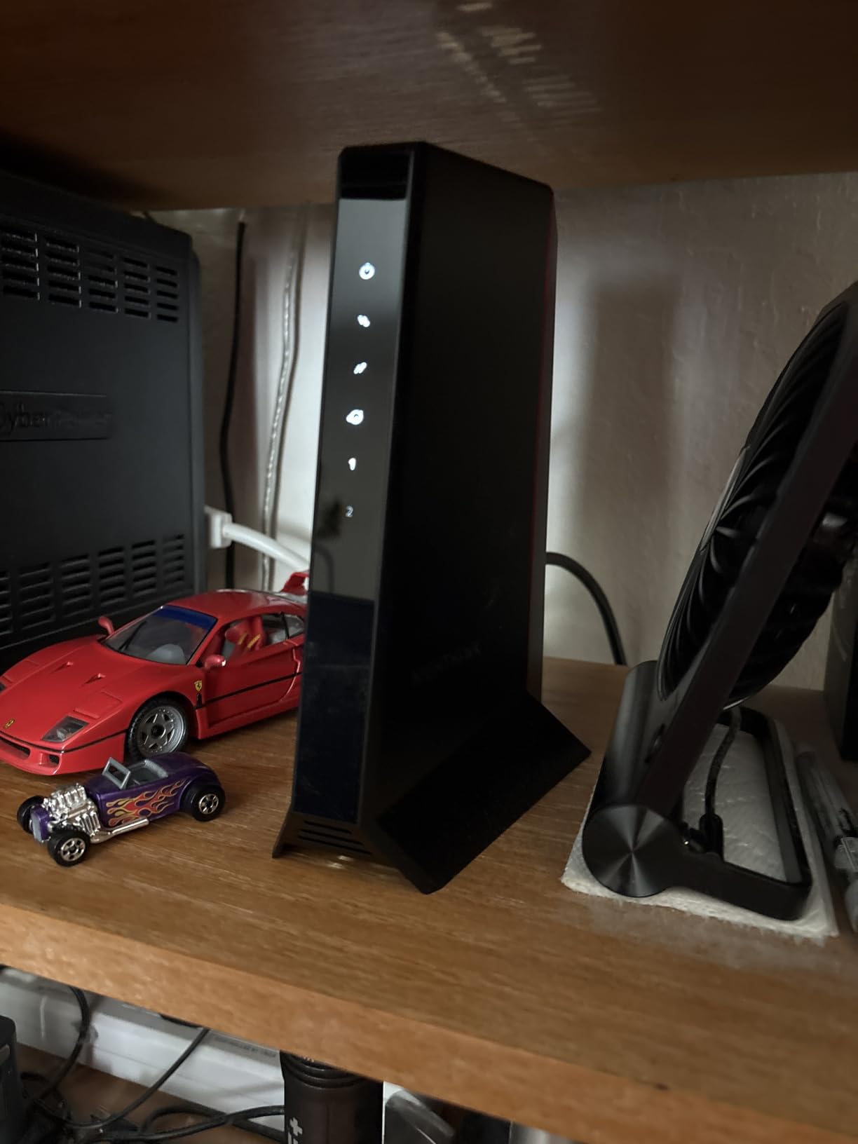 NETGEAR Nighthawk Cable Modem CM1200 - Compatible with All Cable Providers Including Xfinity by Comcast, Spectrum, Cox | for Plans Up to 1 Gbps | 4 x 1G Ethernet Ports | DOCSIS 3.1, Black customer photo 1