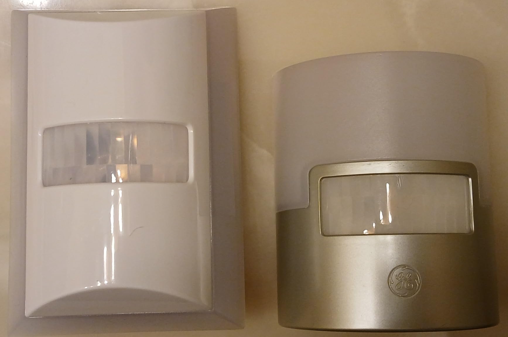 GE LED Motion Sensor Night Light, Plug into wall, 40 Lumens customer photo 1