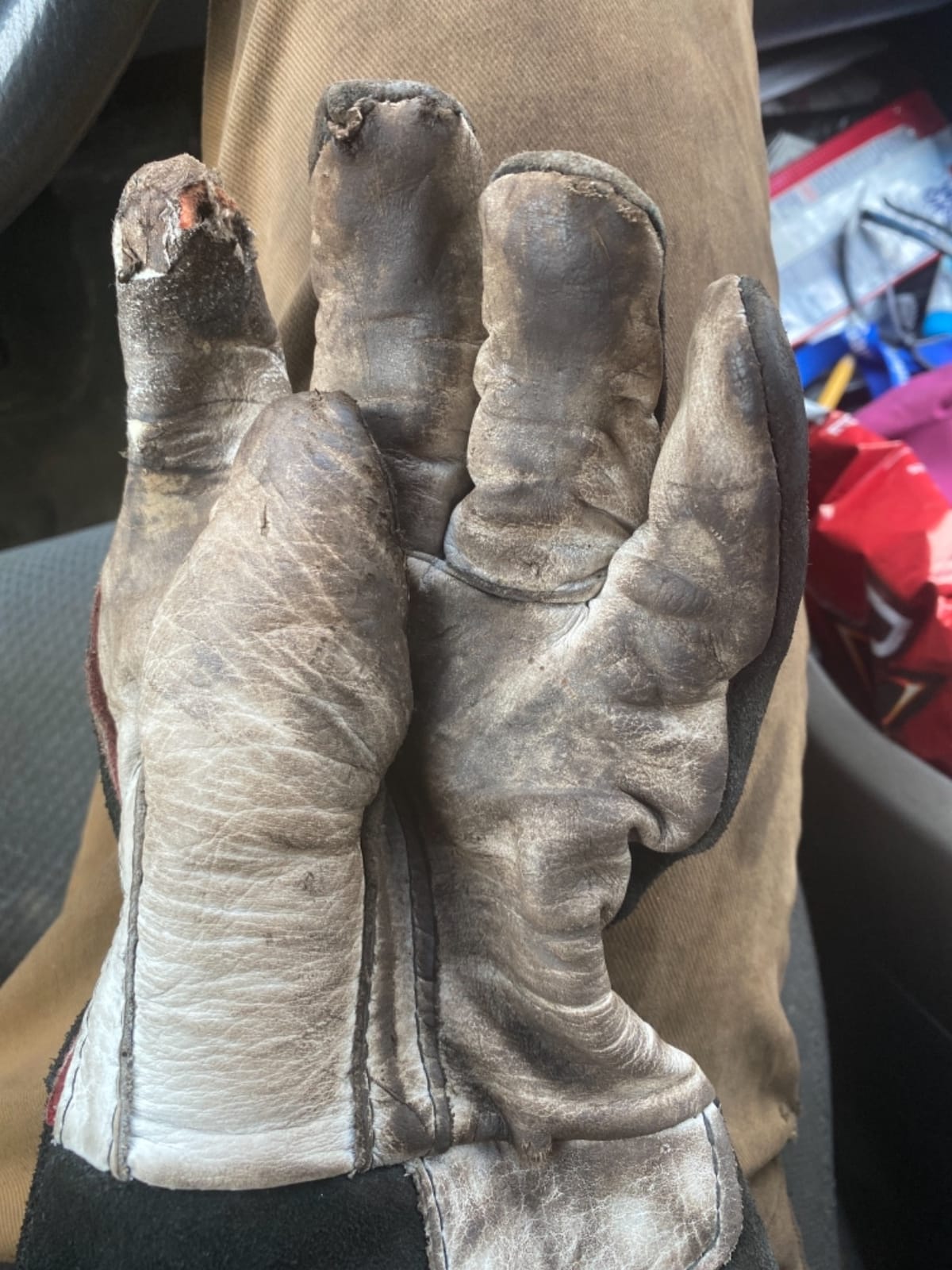 Lincoln Electric DynaMIG HD Professional MIG Welding Gloves | Comfort & Heat Resistance | Medium | K3806-M customer photo 1
