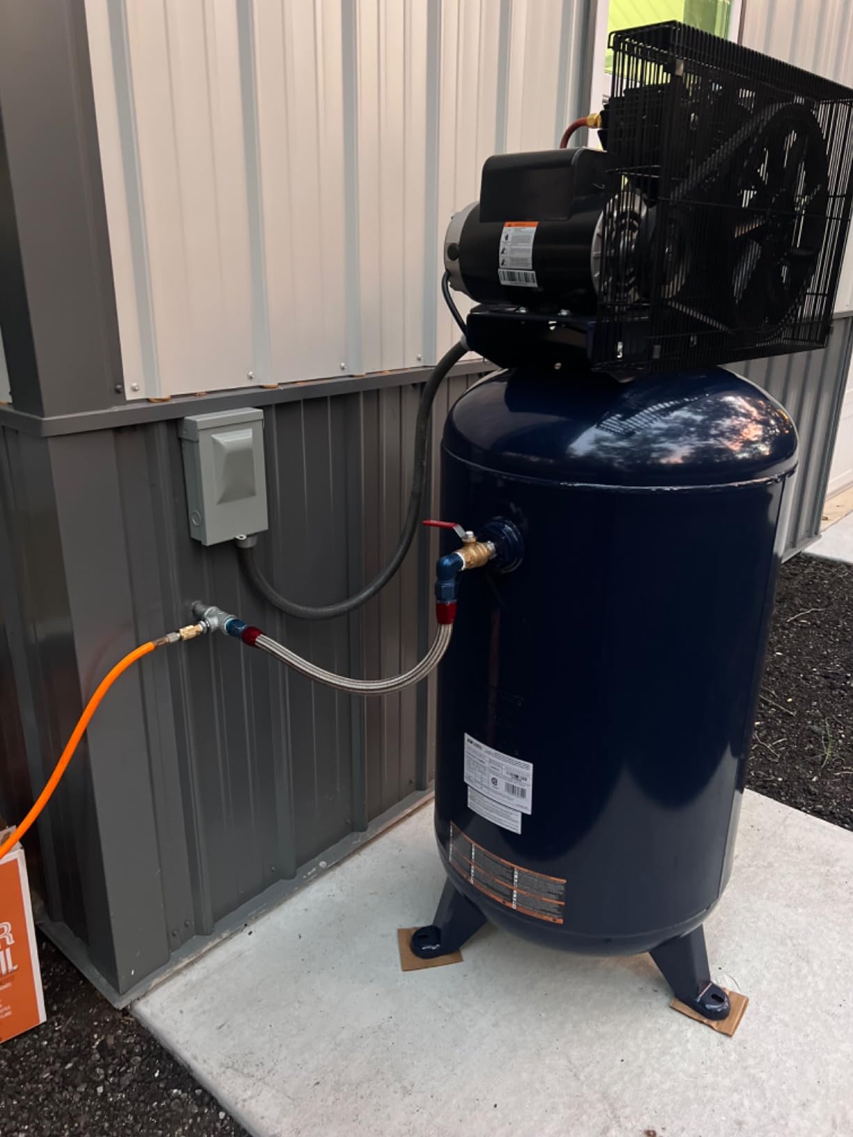 Campbell Hausfeld 60-Gallon 2-Stage Air Compressor, 175 PSI, 230V customer photo 1