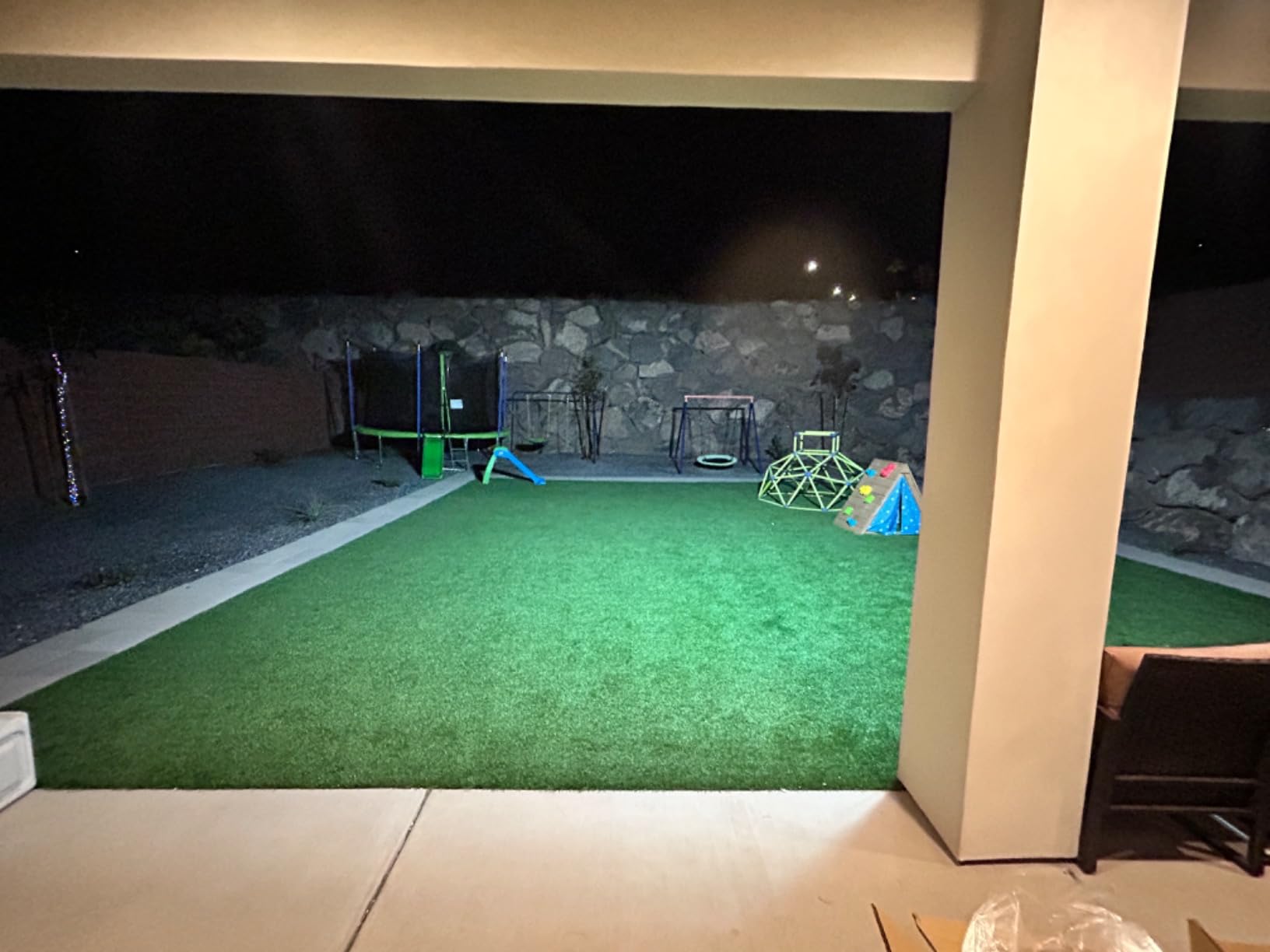 Onforu 75W Flood Lights Outdoor, 7000LM Brightness Security Lights Switch Controlled, 3 Adjustable Heads, IP65 Waterproof, 6500K Wall Mount Exterior LED Flood Light customer photo 1