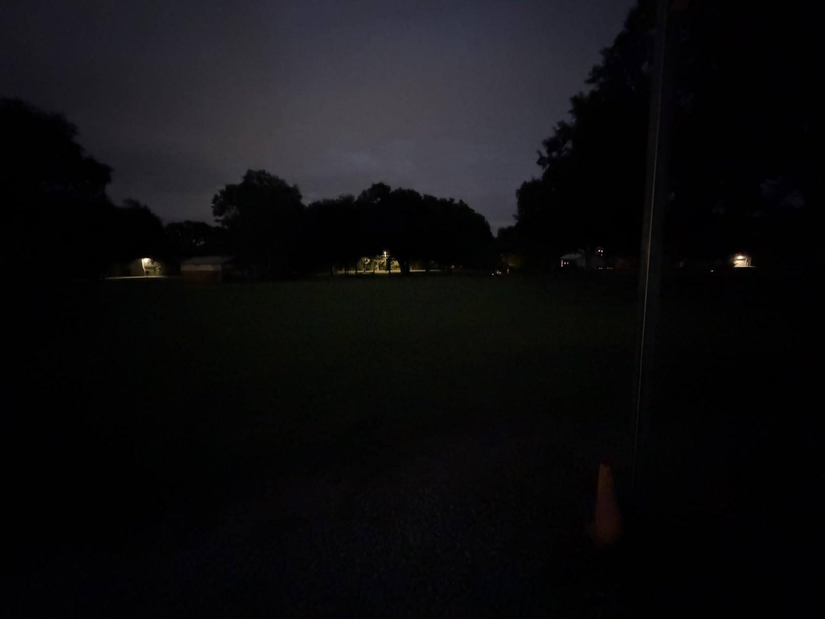 Onforu 75W Flood Lights Outdoor, 7000LM Brightness Security Lights Switch Controlled, 3 Adjustable Heads, IP65 Waterproof, 6500K Wall Mount Exterior LED Flood Light customer photo 2