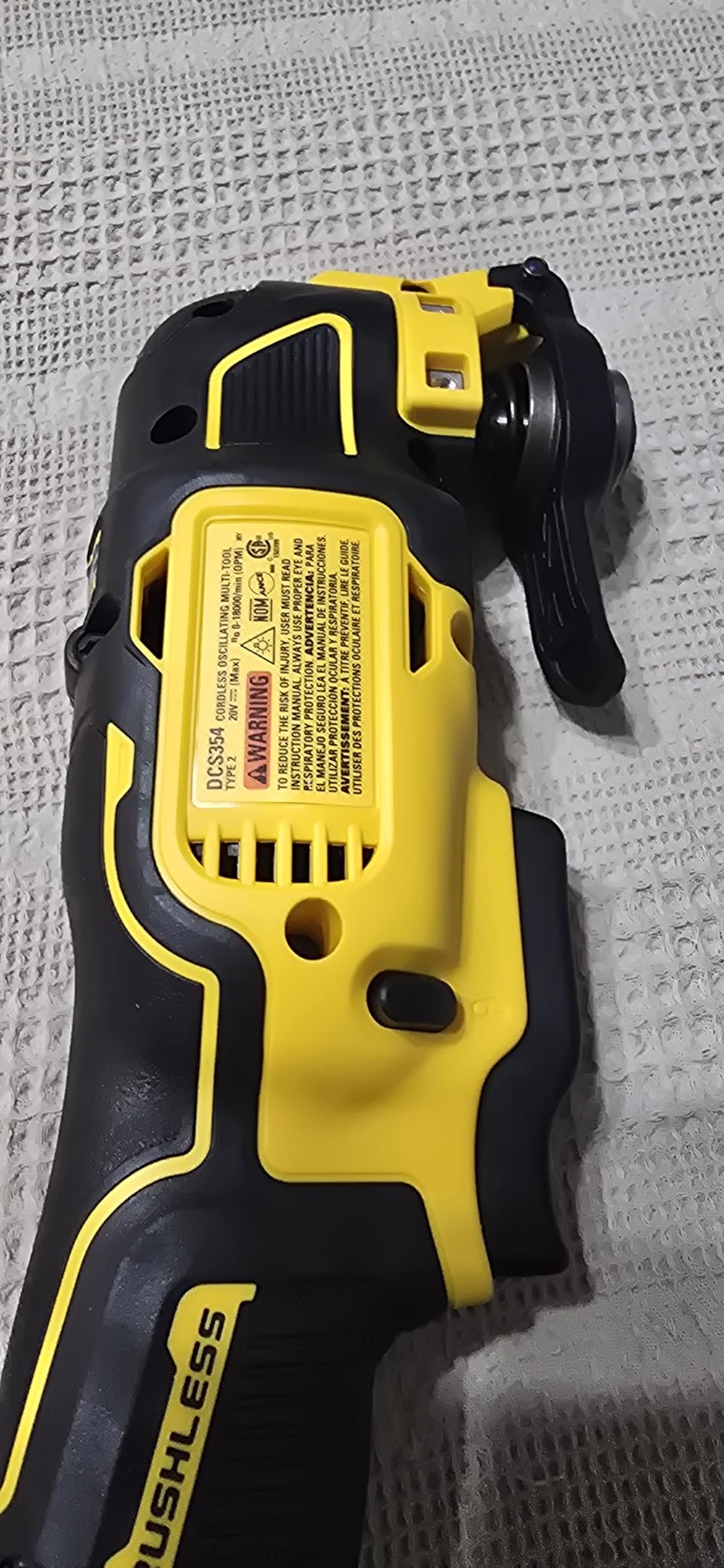DEWALT atomic 20V MAX* Oscillating Tool, Cordless, Oscillating, Tool only (DCS354B), 1 item package quantity, Color Multi customer photo 1