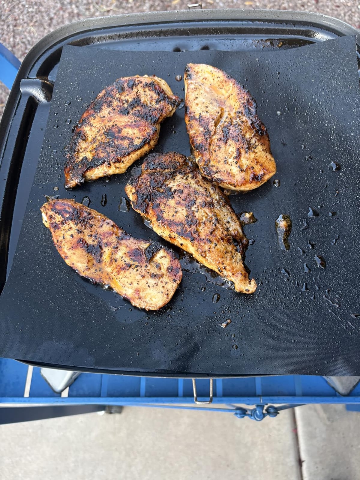 BBQ Grill Mat, Non-Stick Grill Cooking Mat Teflon Reusable Barbecue Baking Mats, Heavy Duty,Easy to Clean - Works on Electric Grill Gas Charcoal BBQ (6X(33X40) cm) customer photo 1