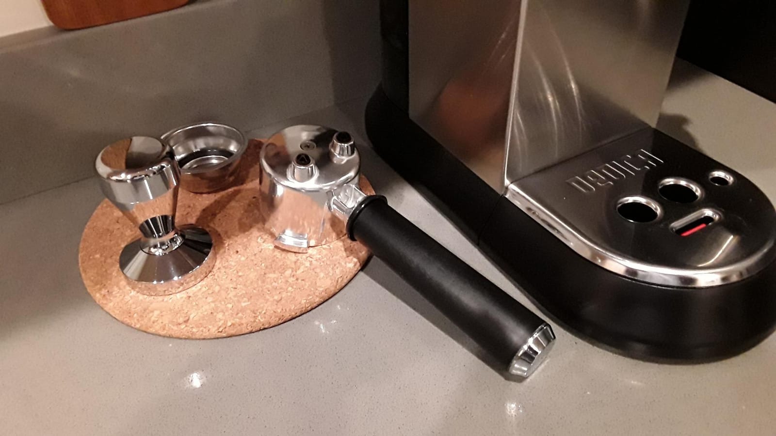 51mm Espresso Tamper, Coffee Tamper with Flat Base, Solid Aluminum Alloy Coffee Press Tool, Chrome-Plated Hand Espresso Tamper for 51mm Portafilter Espresso Machines customer photo 2