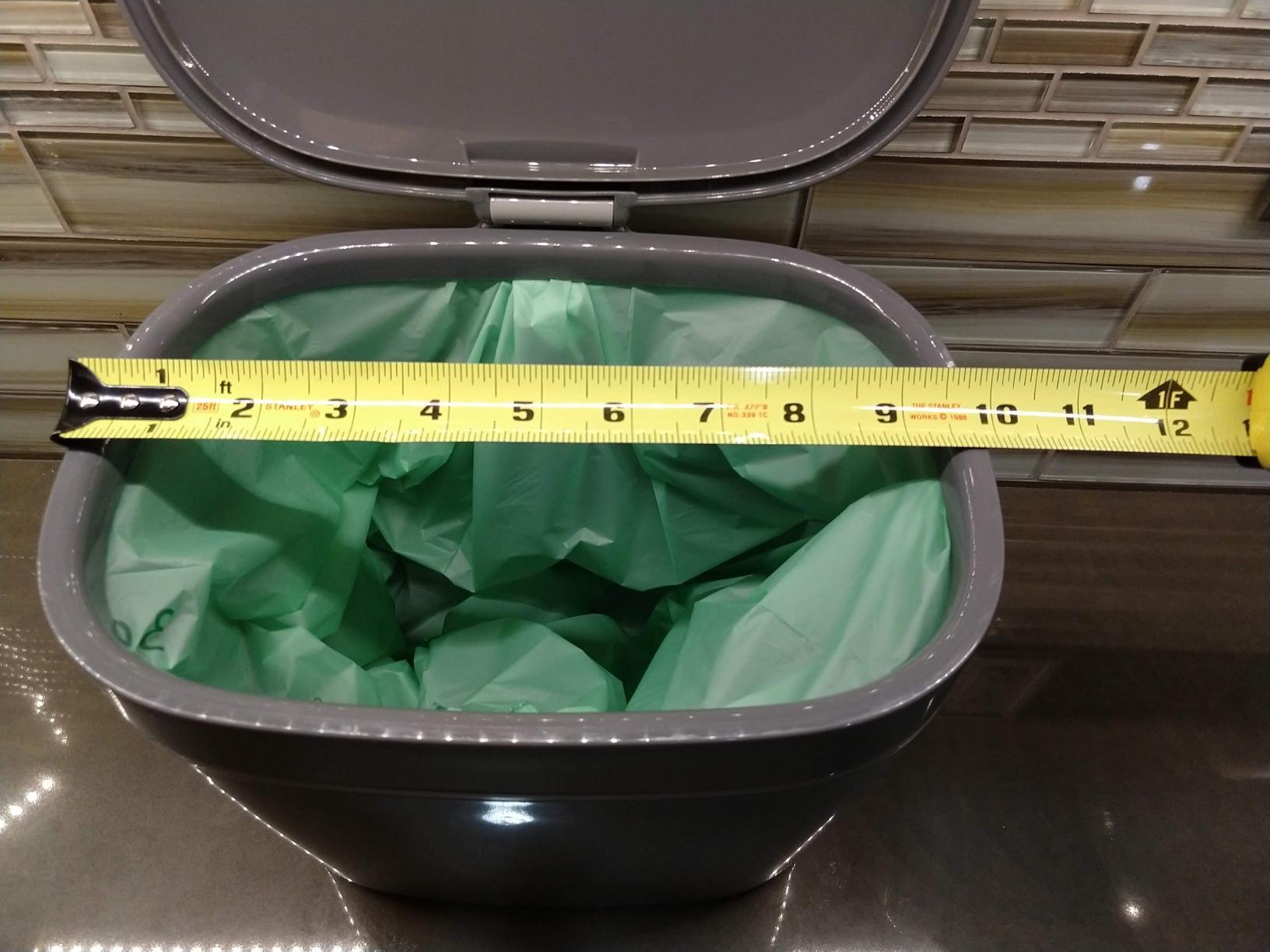 OXO Good Grips Easy-Clean Compost Bin, Charcoal, 1.75 Gal/6.62 L customer photo 1