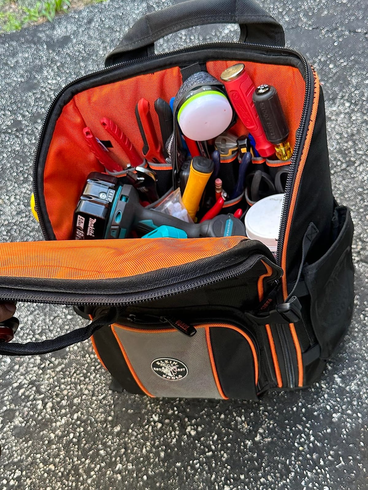 Klein Tools 55482 Tool Bag Backpack, Heavy Duty Tradesman Pro Tool Organizer with 21 Pockets and Large Interior, Water Resistant customer photo 1