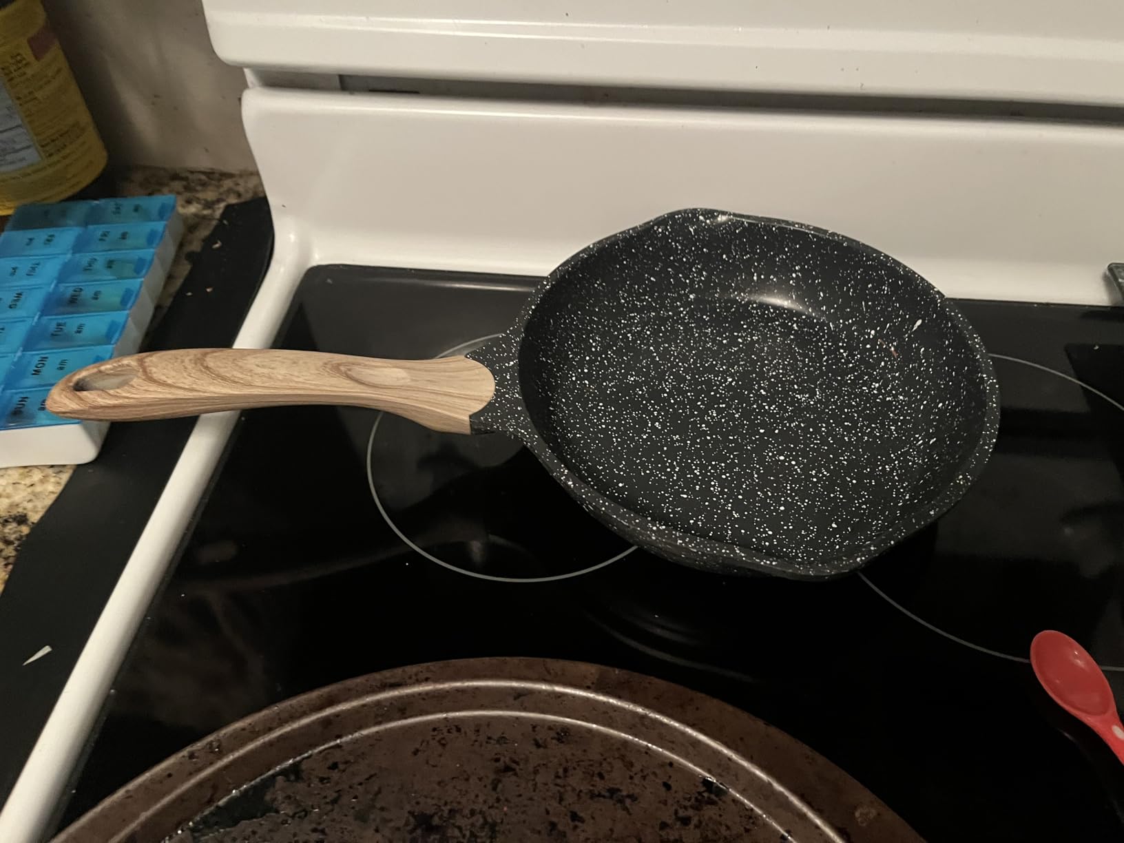 JEETEE 8 Inch Nonstick Frying Pan Easy Clean Small Egg Pan Skillet customer photo 1