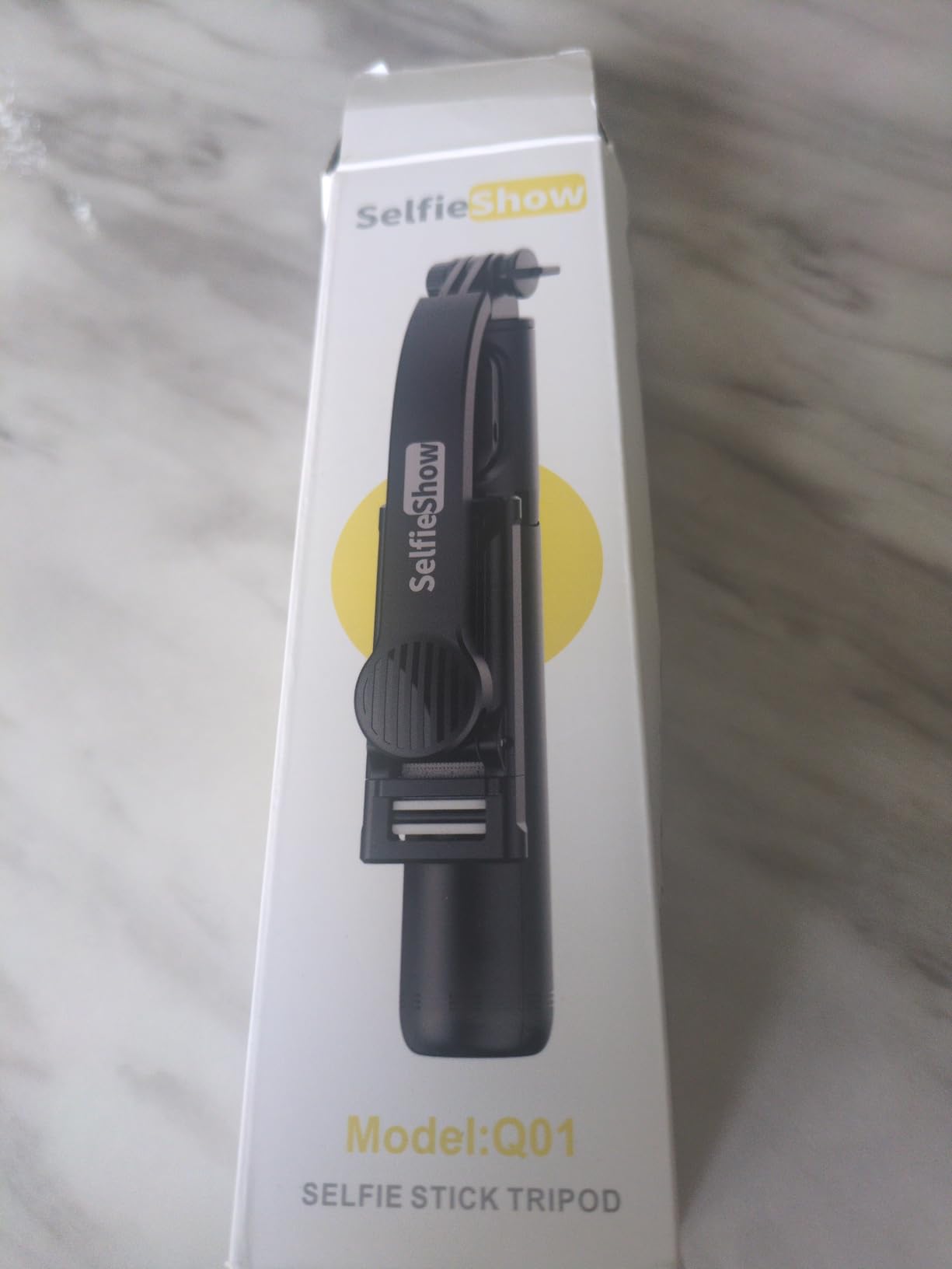 SelfieShow Selfie Stick, Extendable Selfie Stick Tripod with Wireless Remote and Tripod Stand, Portable, Lightweight, Compatible with iPhone 17 16 15 14 13 12 Pro Xs Max/Samsung Smartphone and More customer photo 1