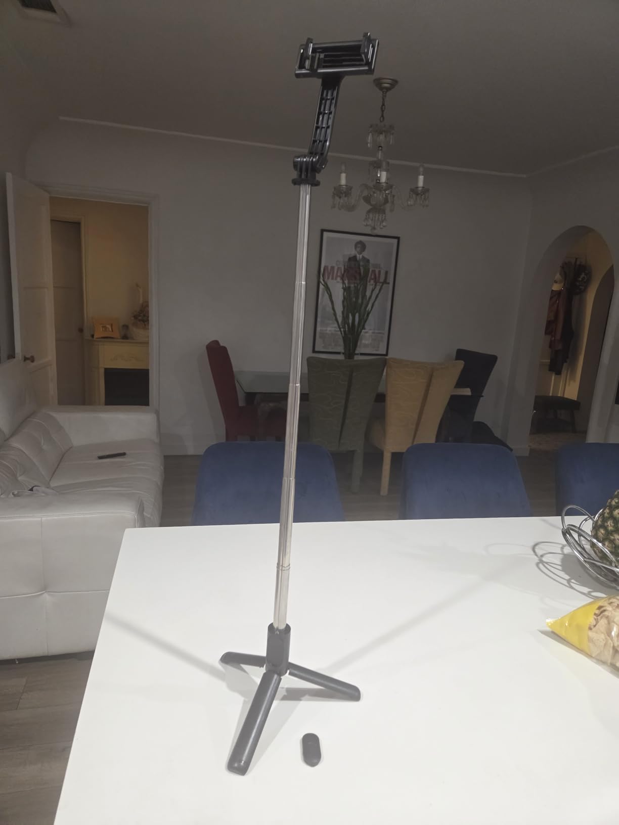 SelfieShow Selfie Stick, Extendable Selfie Stick Tripod with Wireless Remote and Tripod Stand, Portable, Lightweight, Compatible with iPhone 17 16 15 14 13 12 Pro Xs Max/Samsung Smartphone and More customer photo 2