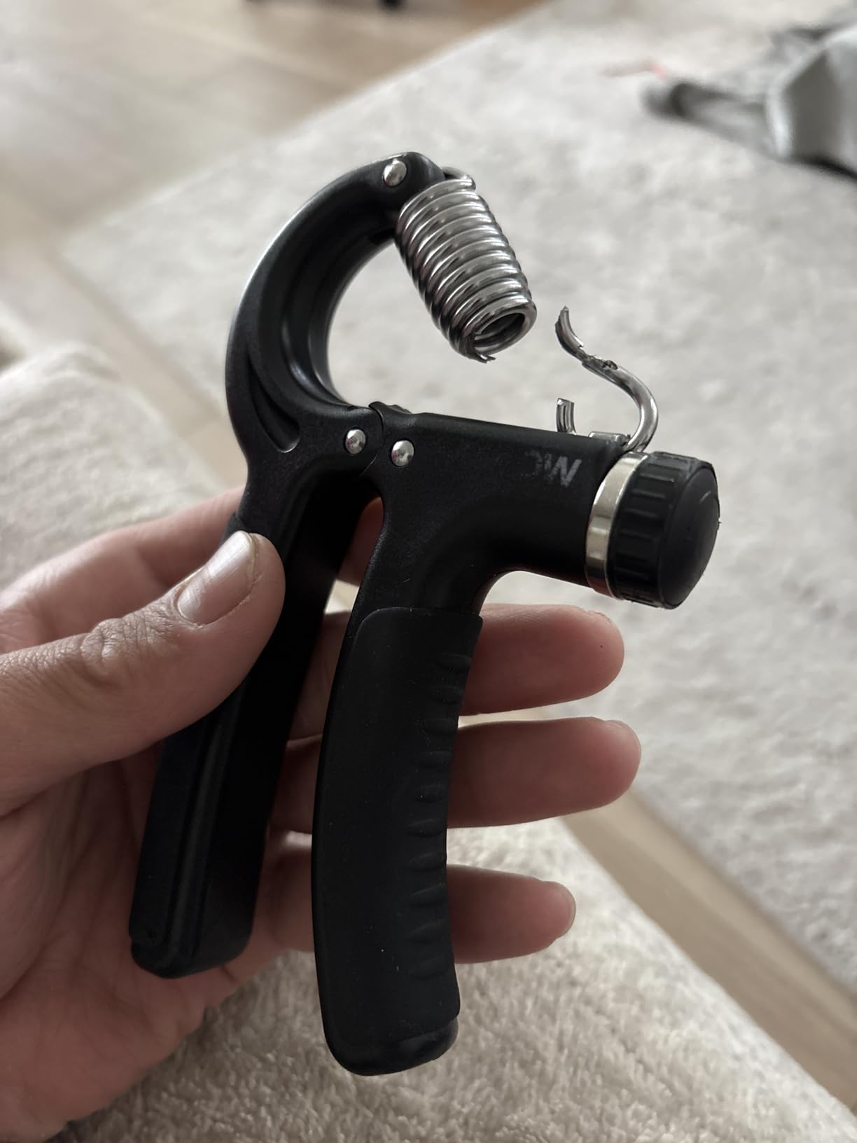 NIYIKOW Grip Strength Trainer, Hand Grip Strengthener, Grip Strengthener, Adjustable Resistance, Forearm Strengthener, Perfect for Musicians Athletes customer photo 1
