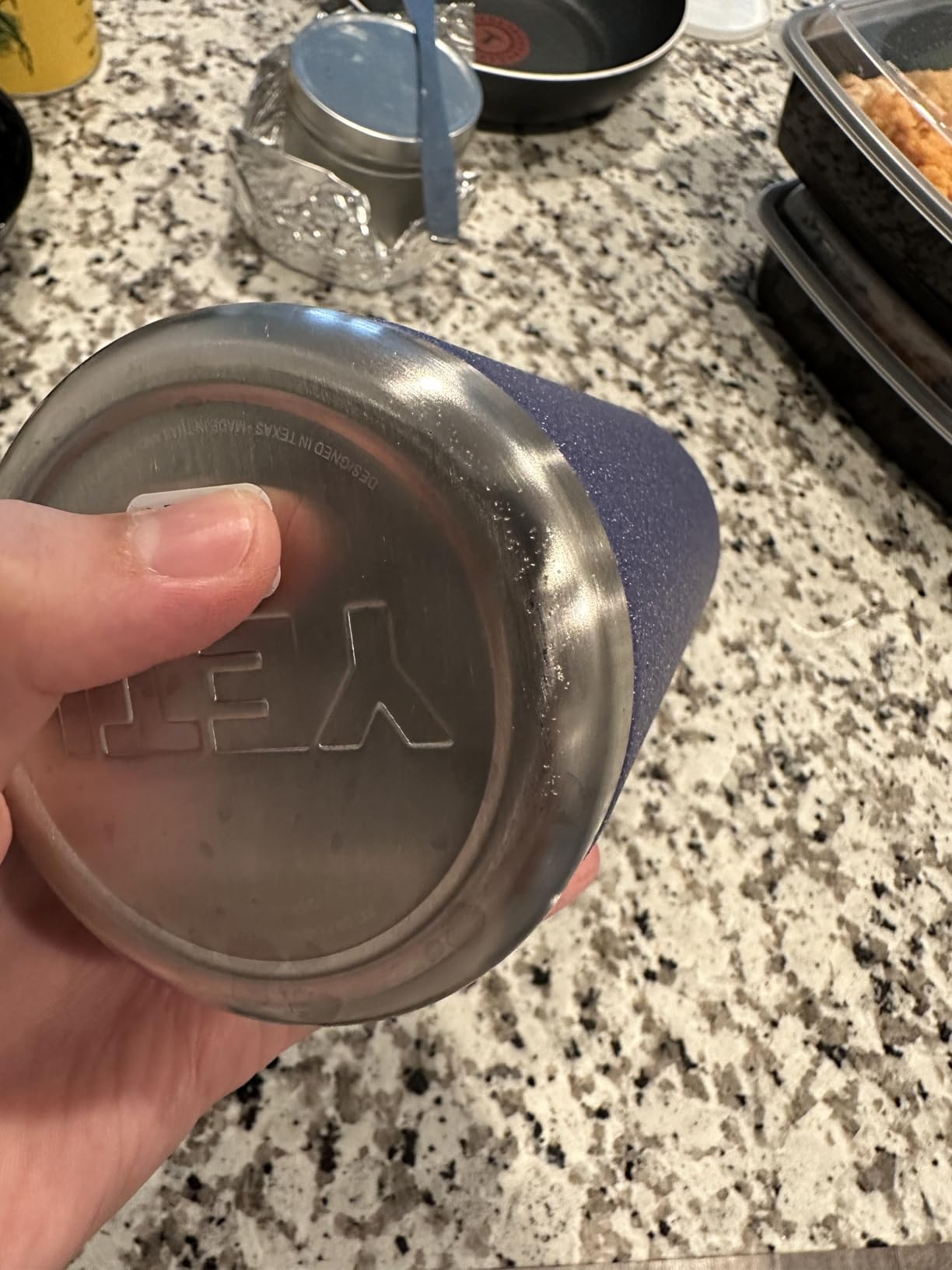 YETI Rambler 26 oz Bottle, Vacuum Insulated, Stainless Steel with Chug Cap, Black customer photo 2