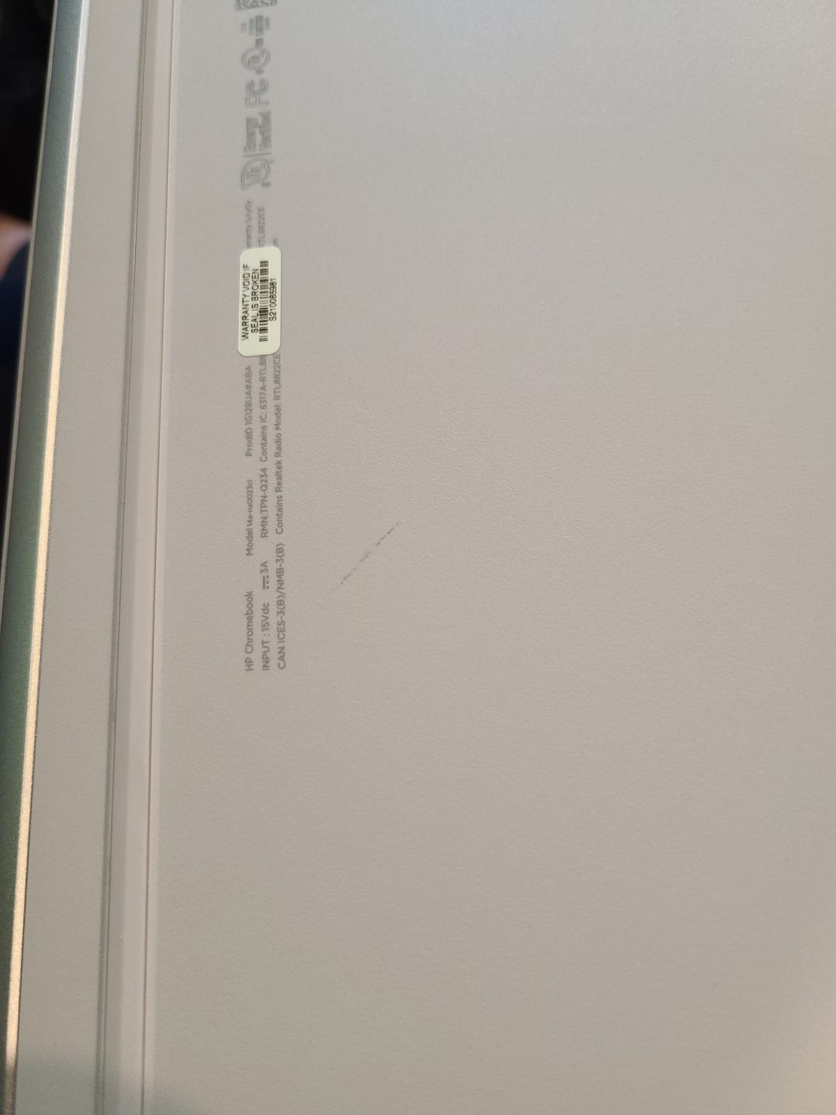 HP Chromebook 14-inch HD Laptop, Intel Celeron N4000, 4 GB RAM, 32 GB eMMC, Chrome (14a-na0020nr, Ceramic White) customer photo 1