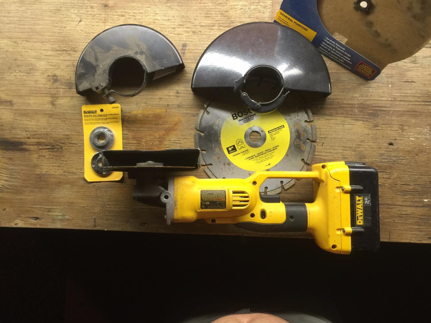 DEWALT FLEXVOLT 60V MAX* Angle Grinder with Kickback Brake, 4-1/2-Inch to 6-Inch, Tool Only (DCG418B) customer photo 1