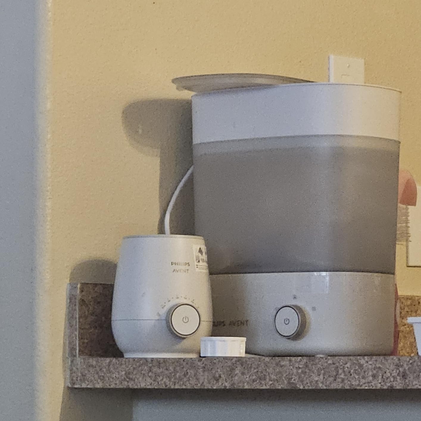 Philips Avent Premium Fast Bottle Warmer with Smart Temperature Control | Warms Milk in 3 Minutes, Water Bath Technology, No Hot Spots, Auto Shut-Off, Fits Most Bottle Brands, SCF358/00 customer photo 1