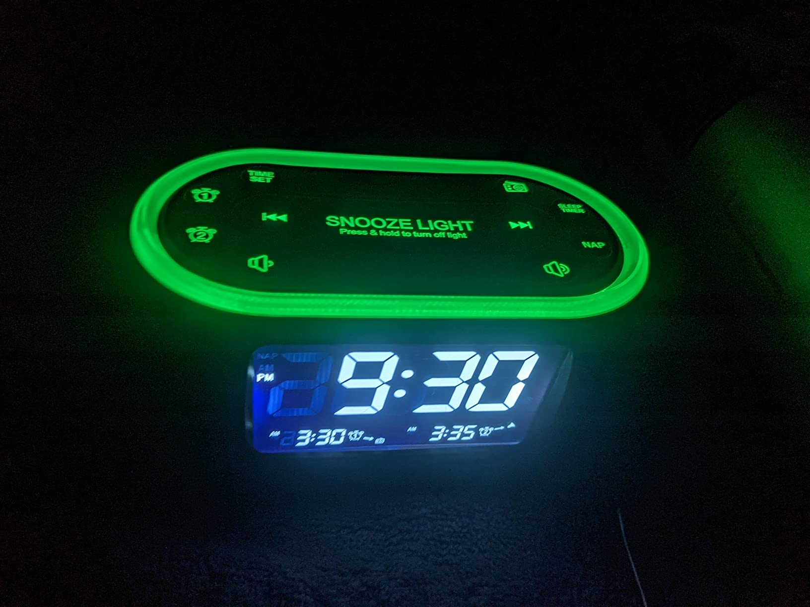 HOUSBAY Digital Alarm Clock Radio for Bedrooms with Night Light customer photo 2