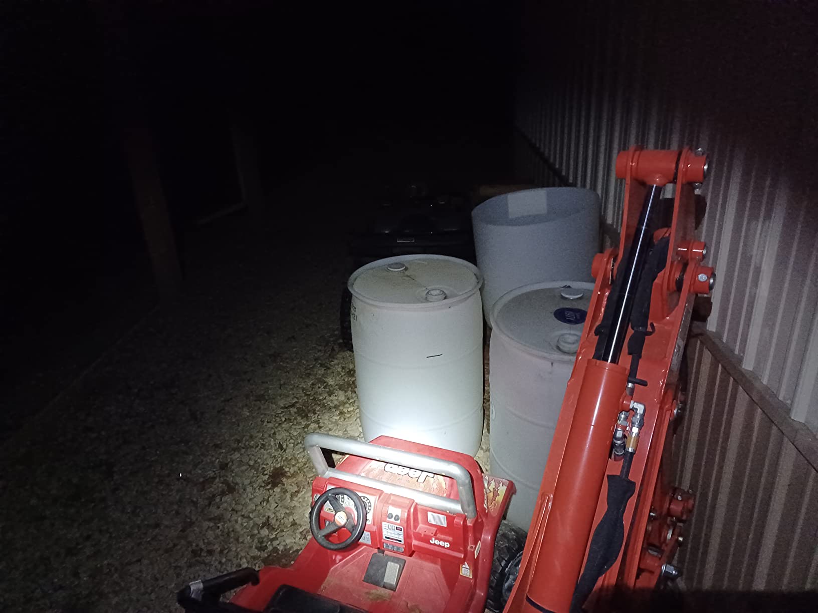 DEWALT 12V/20V MAX LED Work Light, Compact with 360 Degree Rotating Handle, 2000 Lumens of Brightness, Cordless, Bare Tool Only (DCL077B) customer photo 1