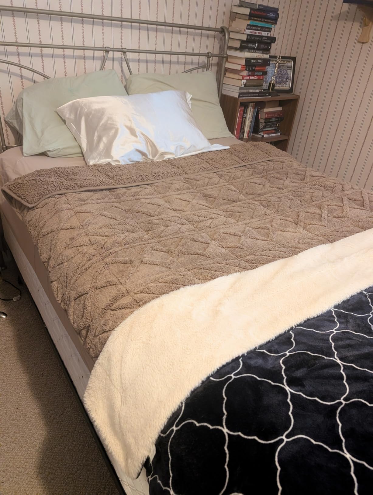 Cottonblue Weighted Blanket 15 lbs Queen Size for Adults 60x80 inches Soft customer photo 2