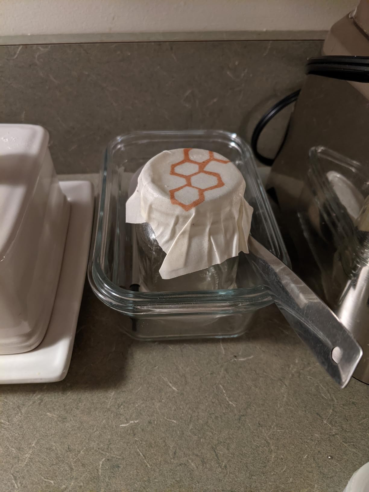 Bee's Wrap Beeswax Wrap Roll, 14 x 53 in - Honeycomb customer photo 1