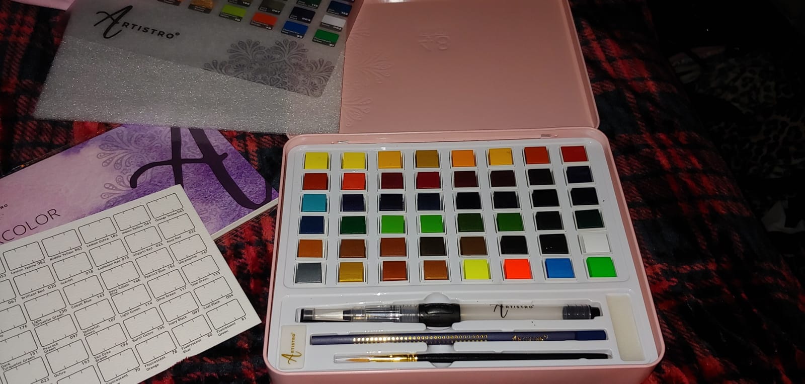 ARTISTRO Vivid Watercolor Paint Set with Palette & Brush Pens customer photo 2