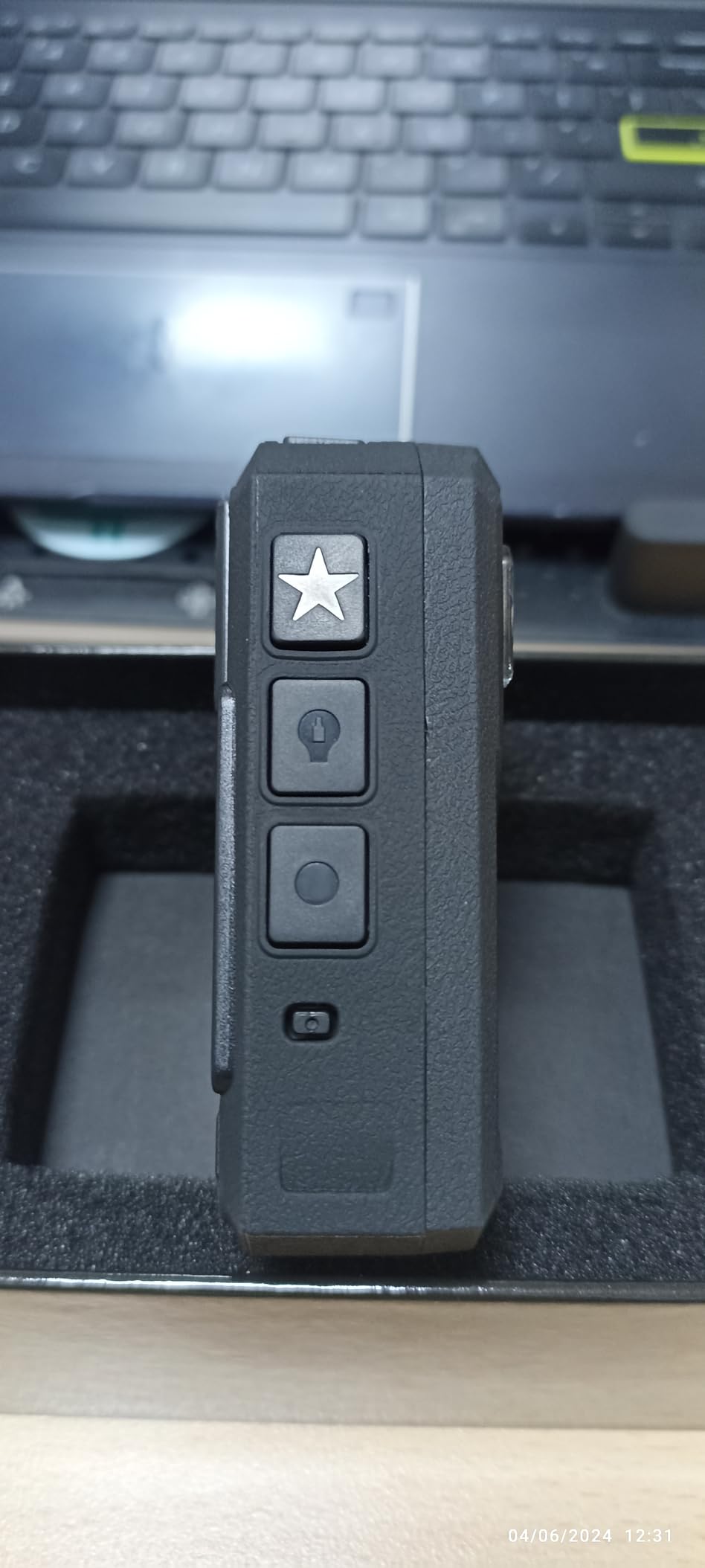 P100 2K Police Body Camera 64GB Body Cam 12 Hours Continuous Recording USB-C Infrared Night Vision Waterproof Shockproof Lightweight Data-encrypt for Law Enforcement Record customer photo 1