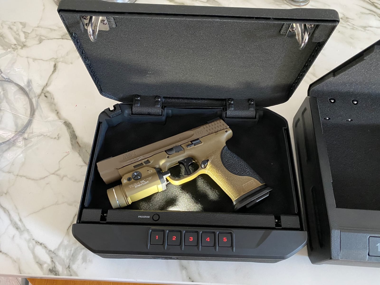 ONNAIS Iron SE Biometric Gun Safe for Handgun with Fingerprint Keypad Lock customer photo 2