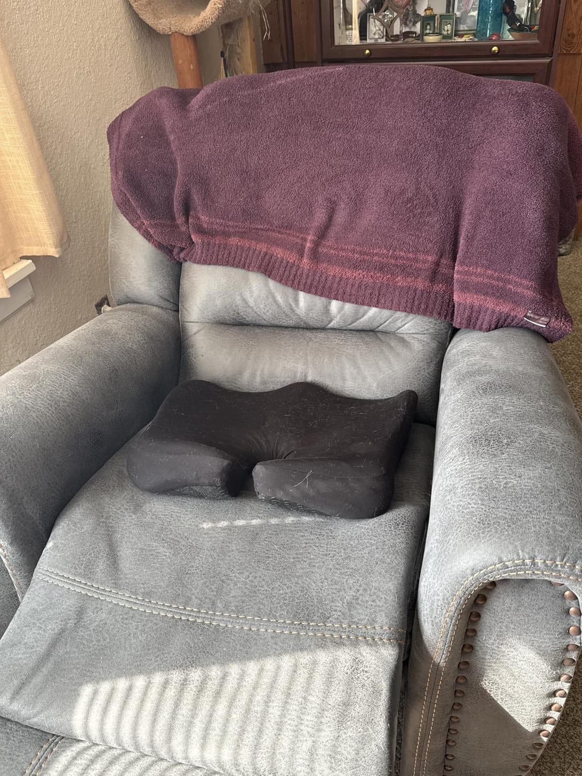 Cushion Lab Patented Pressure Relief Seat Cushion for Long Sitting Hours on Office & Home Chair - Extra-Dense Memory Foam for Soft Support. Car Pad for Hip, Tailbone, Coccyx, Sciatica - Black customer photo 2