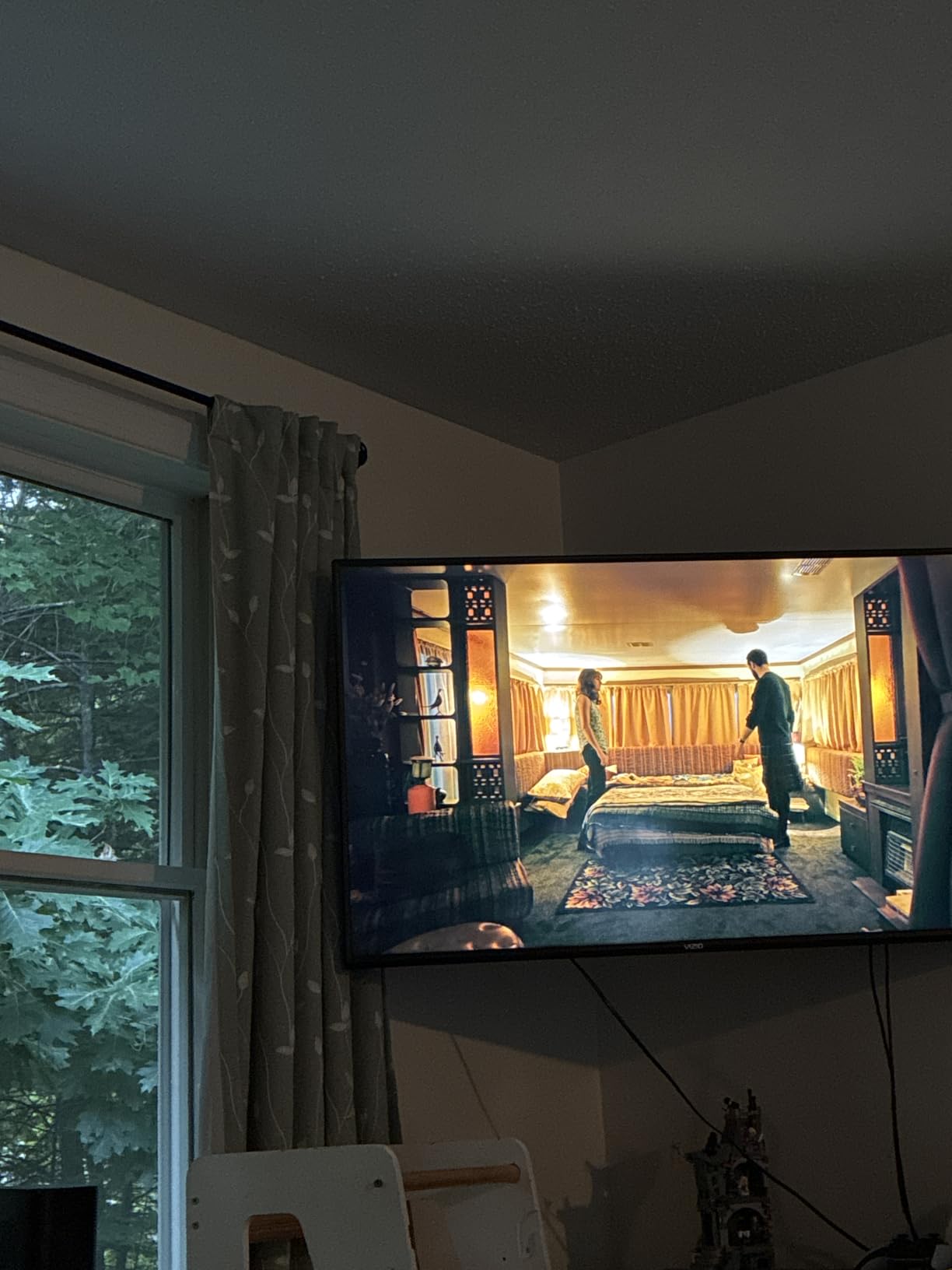 Mounting Dream Full Motion TV Wall Mount for 42-90 Inch TV up to 154lbs customer photo 1