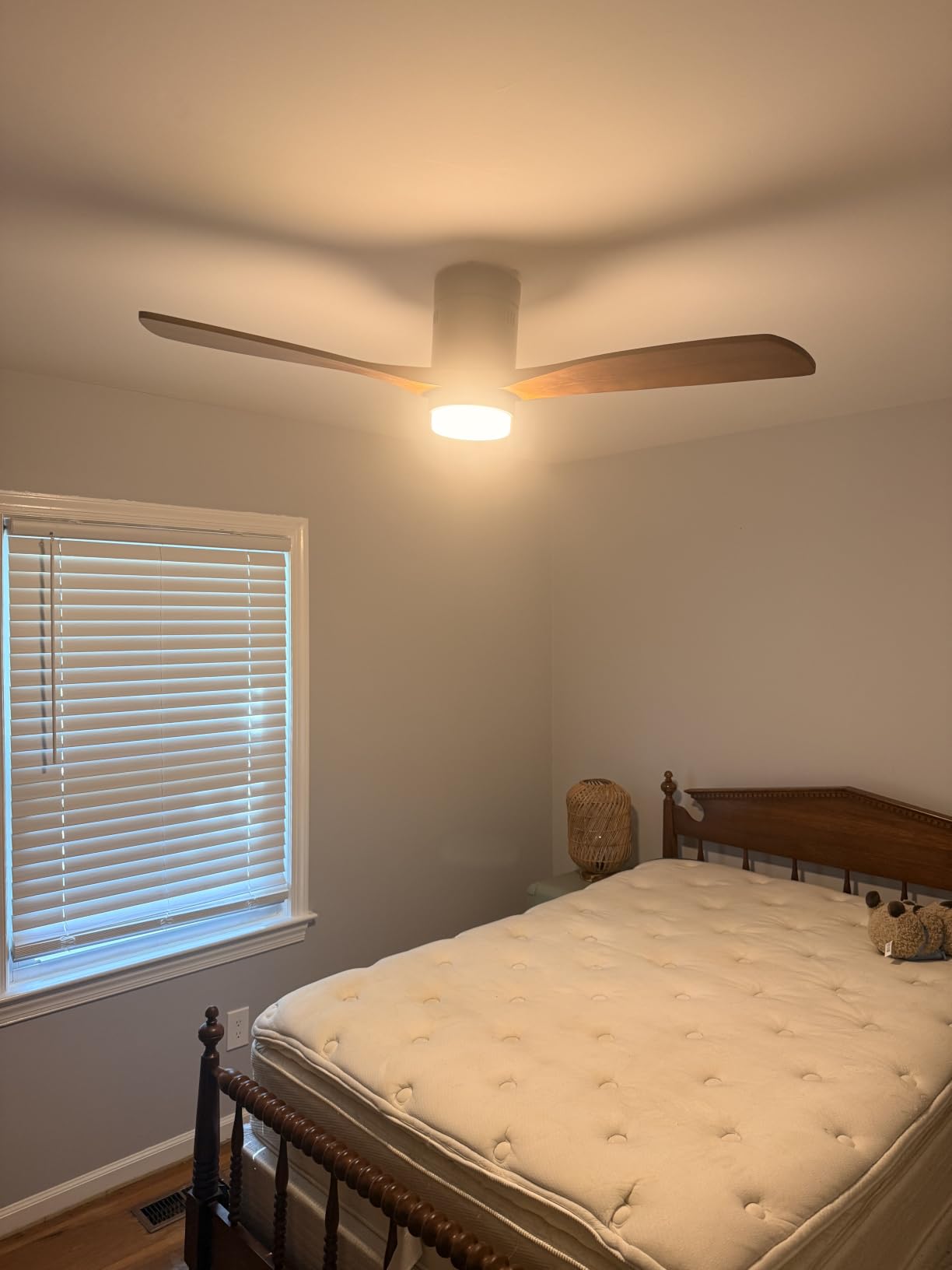 Sofucor 52 Inch Wood Ceiling Fans with Lights and Remote, Low Profile | Flush Mount, Quiet Reversible DC Motor, 3CCT Dimmable, 6 Speeds, Indoor/Outdoor/Bedroom/Living Room/Farmhouse/Patio, Brown customer photo 2