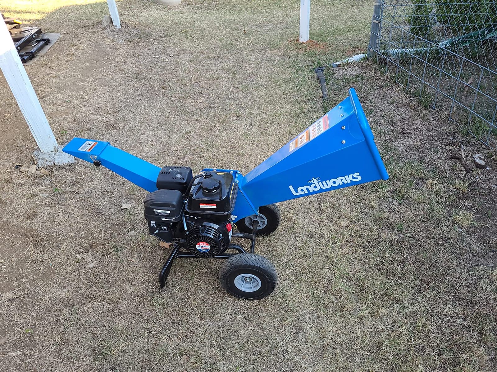 Landworks Rotor Wood Chipper Shredder Mulcher, 3 Inch Max Capacity | Heavy Duty, 7 HP Gas Powered Engine with a 15:1 reduction ratio, Processing Branches up to 3