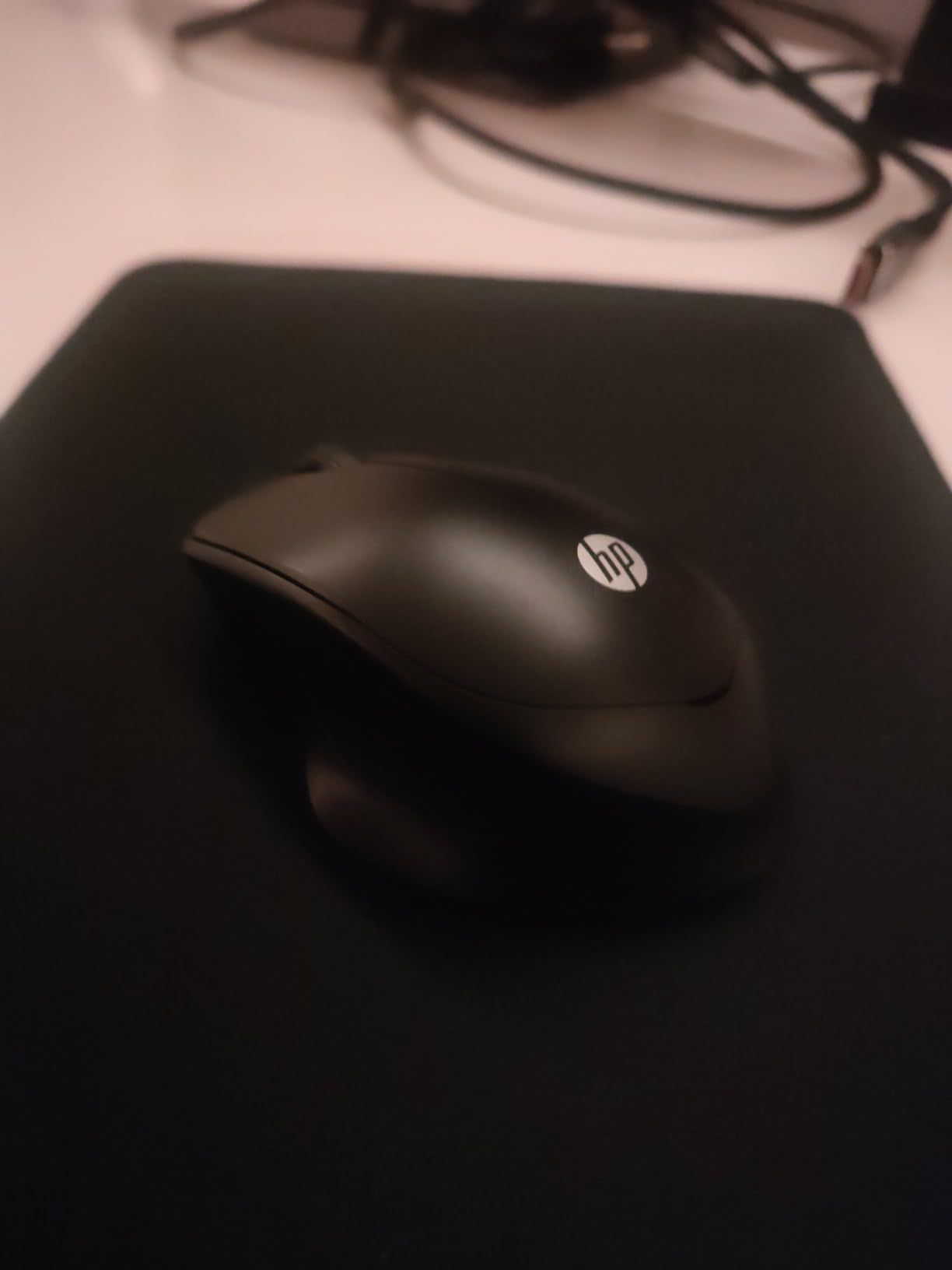 HP 280 Silent Wireless Mouse - Ergonomic, Right-Handed Design - 2.4GHz USB Wireless Connection - Multi-Surface Technology, 1600 DPI Optical Sensor - Win, Chrome, Mac OS - Up to 18-Month Battery Life customer photo 1