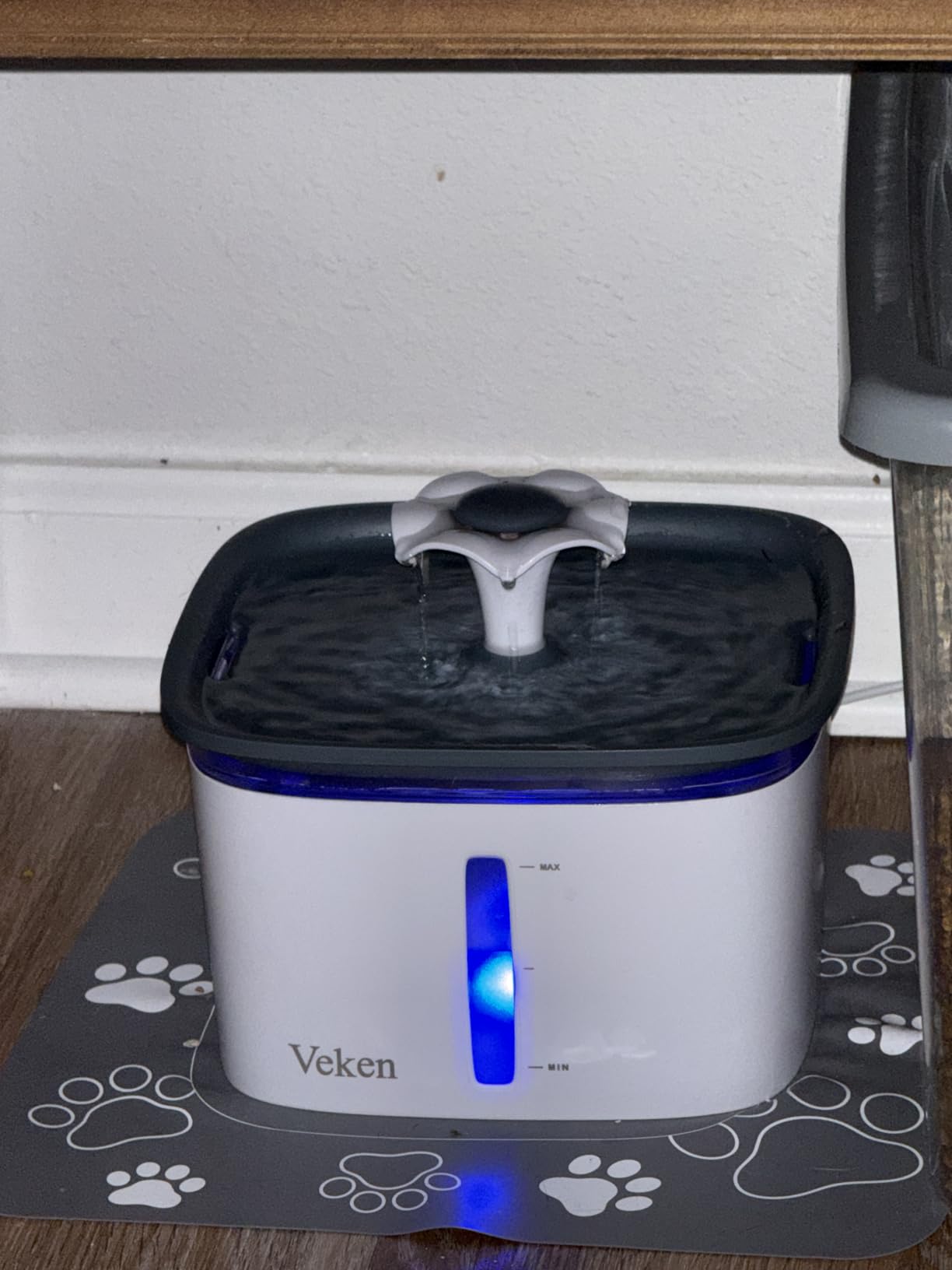 Veken Innovation Award Winner 95oz/2.8L Cat Water Fountain | Automatic Pet Fountain Dog Water Dispenser with Replacement Filters & Silicone Mat, Gift for Cats, Dogs (Grey, Plastic) customer photo 2