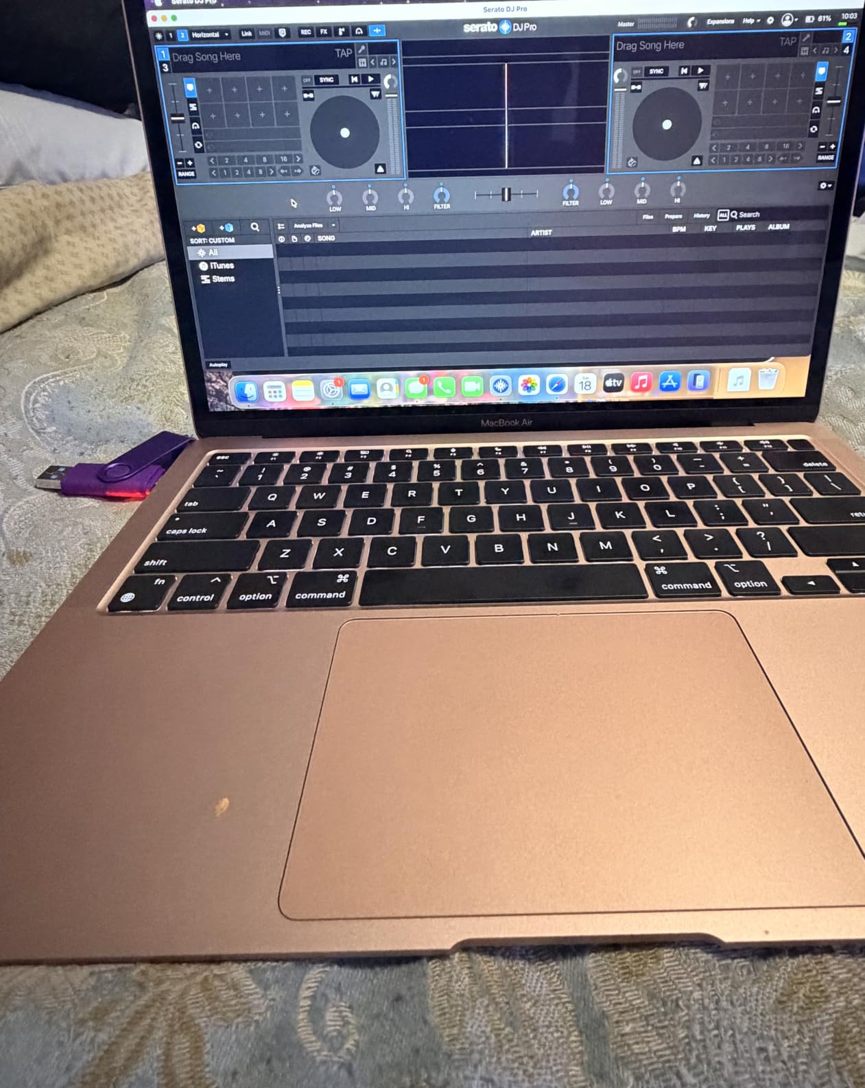 Apple MacBook Air Late 2020 with Apple M1 Chip (13.3 inch, 8GB RAM, 256GB SSD) Space Gray (Renewed) customer photo 1