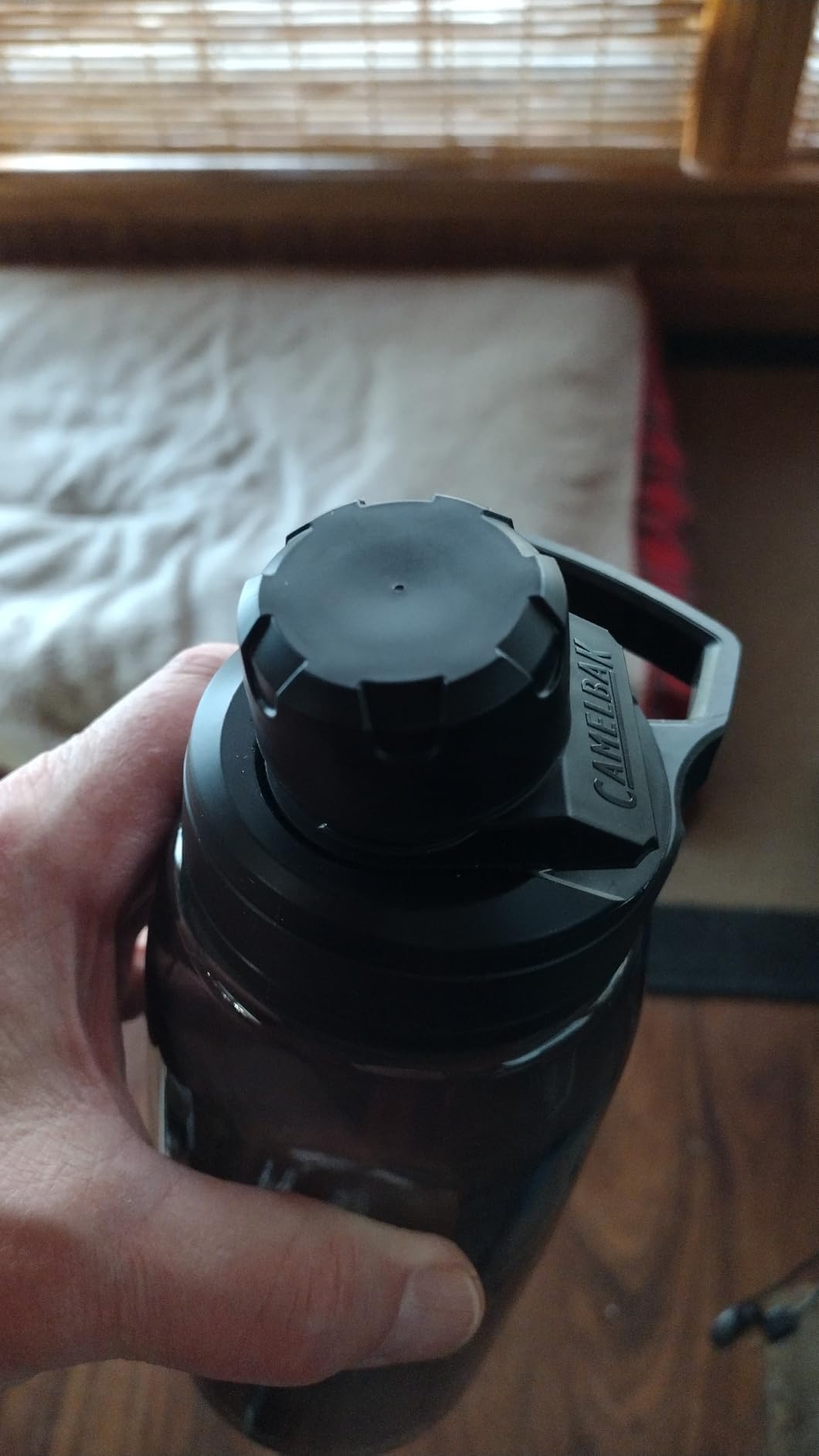 CamelBak Chute Mag Water Bottle with Magnetic Leak‑Resistant Cap, Lightweight Tritan Design for Everyday Hydration customer photo 2