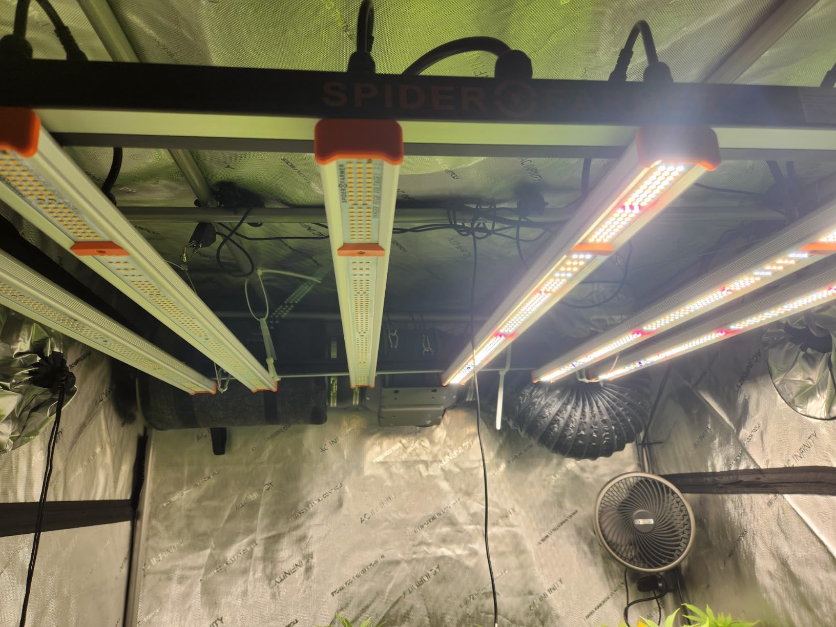 Spider Farmer SE5000 LED Grow Light 480W for 4x4 Grow Tents, App‑Controlled customer photo 1