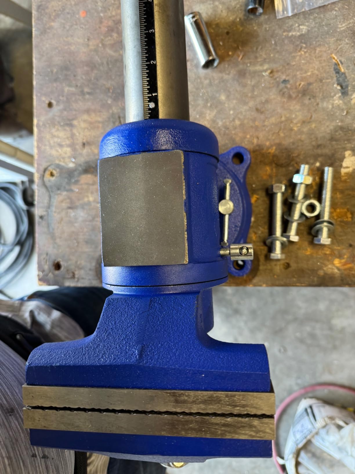 Forward DT150B 6 Inch Heavy Duty Bench Vise with 360° Swivel Base and Head customer photo 2