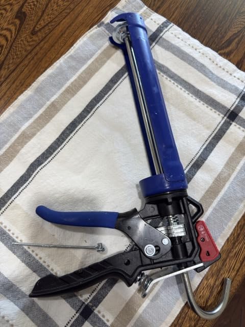 WORKPRO Caulking Gun, Hand Caulk Gun with Adjustable 9:1&18:1 Thrust Ratio customer photo 1