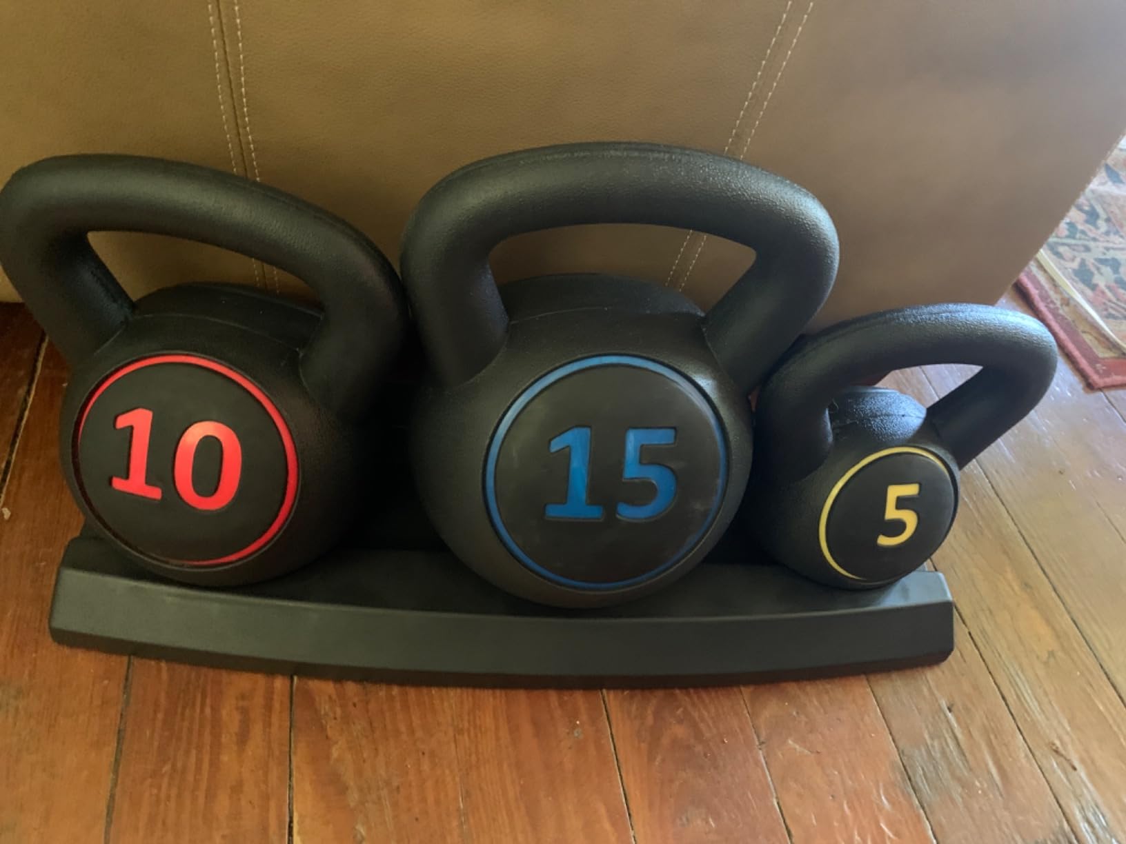 F2C 3-Piece Kettlebell Set with Storage Rack 5lb, 10lb, 15lb Weights HDPE Coated Concrete Kettlebells Core Training for Home Gym Exercise Fitness customer photo 2