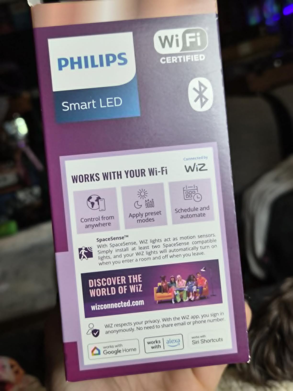 PHILIPS Smart Lighting Connected Light Bulbs, 2-Pack, Color A19 60W 800LM E26 Indoor LED Lights, Smart Bulbs with Motion Detection, Control with Voice or App customer photo 2