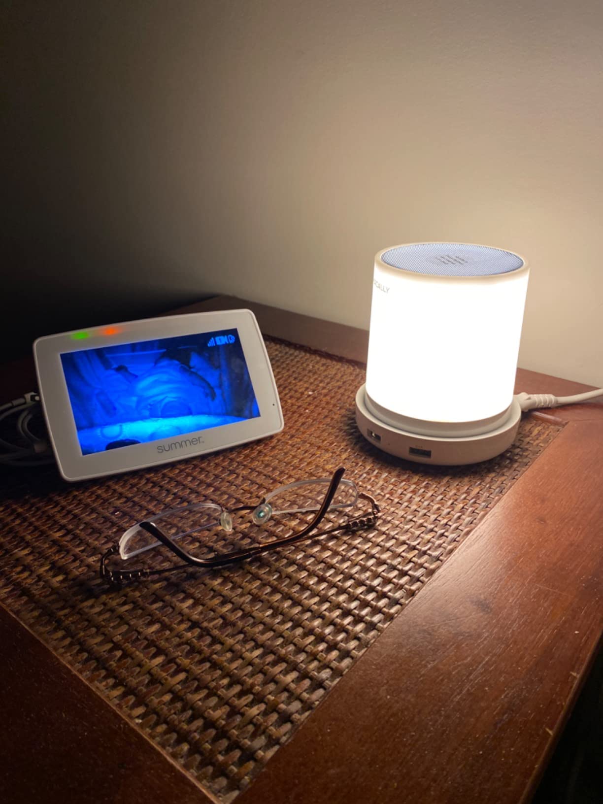 Macally Small Touch Lamps for Nightstand - Bedside Lamp with USB Port - 3 Way Dimmable Short Table Lamp for Small Spaces - Use as Night Light and Charger in Bedroom customer photo 2