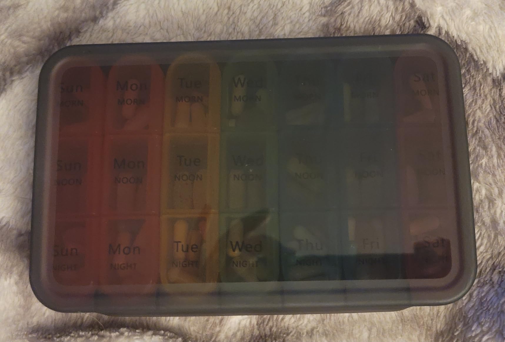 Daviky Pill Organizer 3 Times a Day, Pill Box 7 Day, Weekly Travel Case customer photo 1