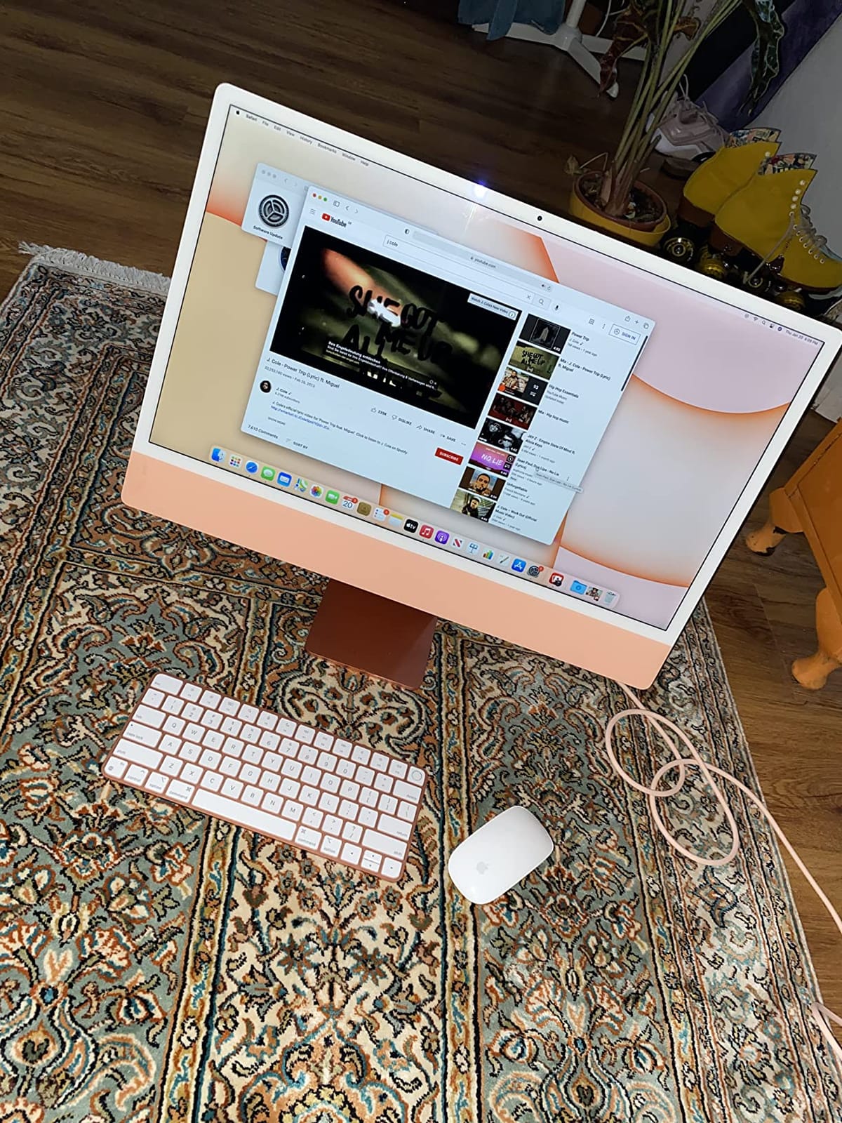 Apple 2021 iMac All in one Desktop Computer with M1 chip: 8-core CPU, 8-core GPU, 24-inch Retina Display, 8GB RAM, 256GB SSD Storage, Matching Accessories. Works with iPhone/iPad; Blue customer photo 2